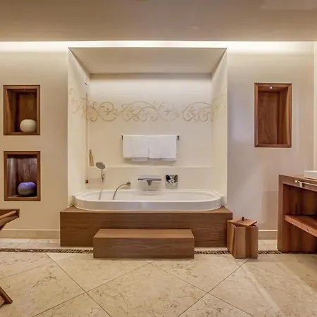 Wald & Hotell 5*
