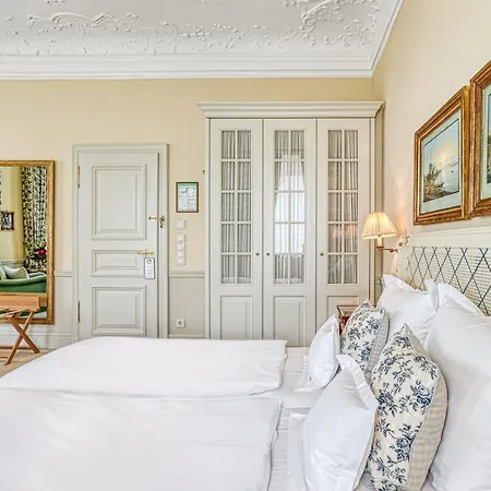 Wald & Hotell 5*