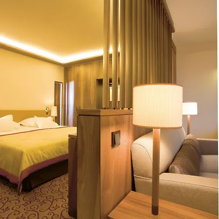 Wald & Hotel 5*