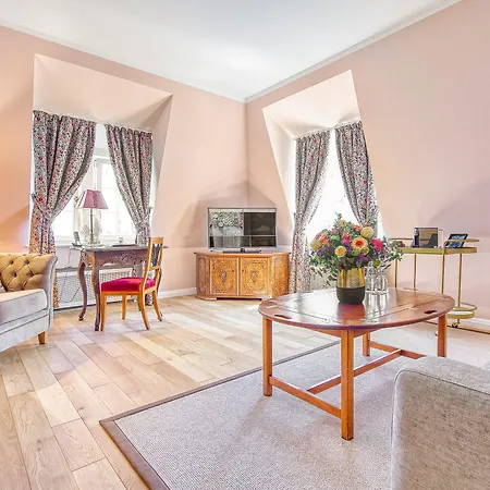 Wald & Hotel 5*
