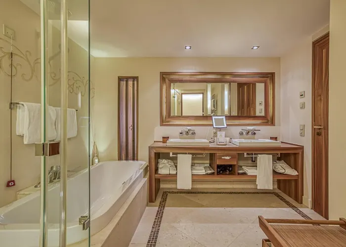 ヴァルド ＆ シュロスホテル ホテル