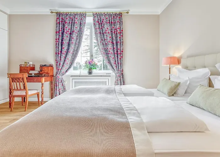 Wald & Hotel Friedrichsruhe (Hohenlohe)